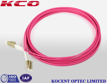 LC MM 50/125 Kabel Lapisan Serat Dupleks Diameter 3,0 mm LC OM4 Patch Cord Warna Pink Violet